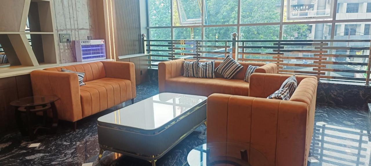 Hotel Sadhana Palace Mathura Buitenkant foto